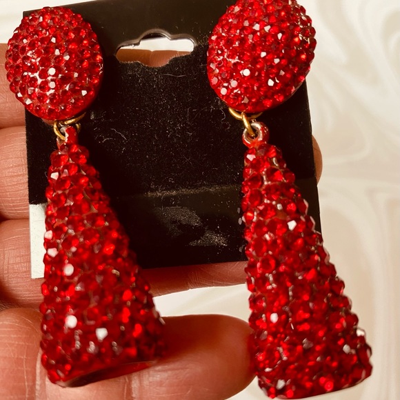 NEW VINTAGE BELLINI VIBRANT RED SWAROFSKI CRYSTAL DROP EARRING - CLIP ELEGANT - Picture 7 of 15